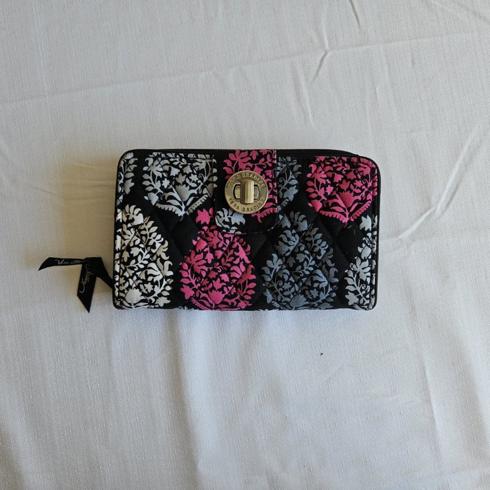 Vera Bradley black and pink leaf pattern wallet, genty used.